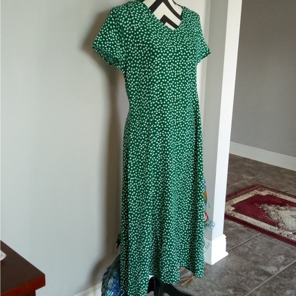 ❣️Green and white dress